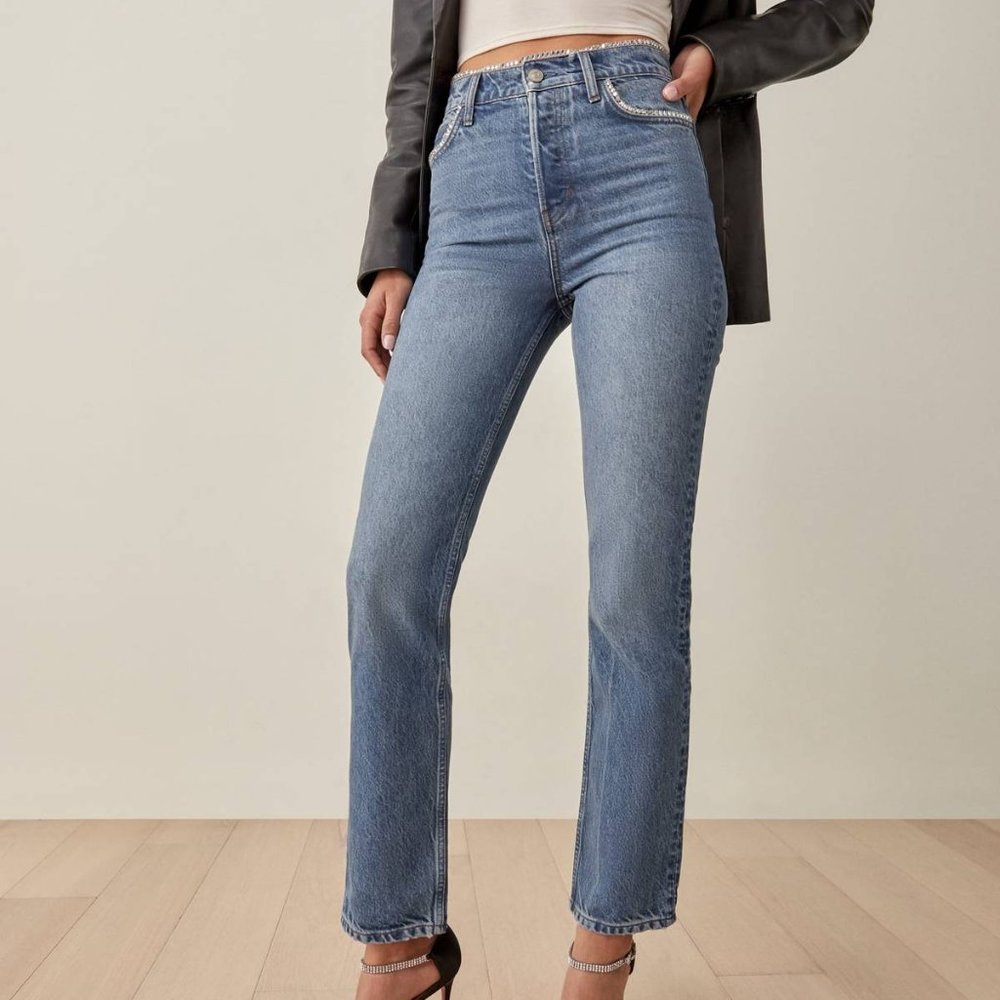 Gap straight leg, loose fit, high waist jeans, size 28/6, NEW!